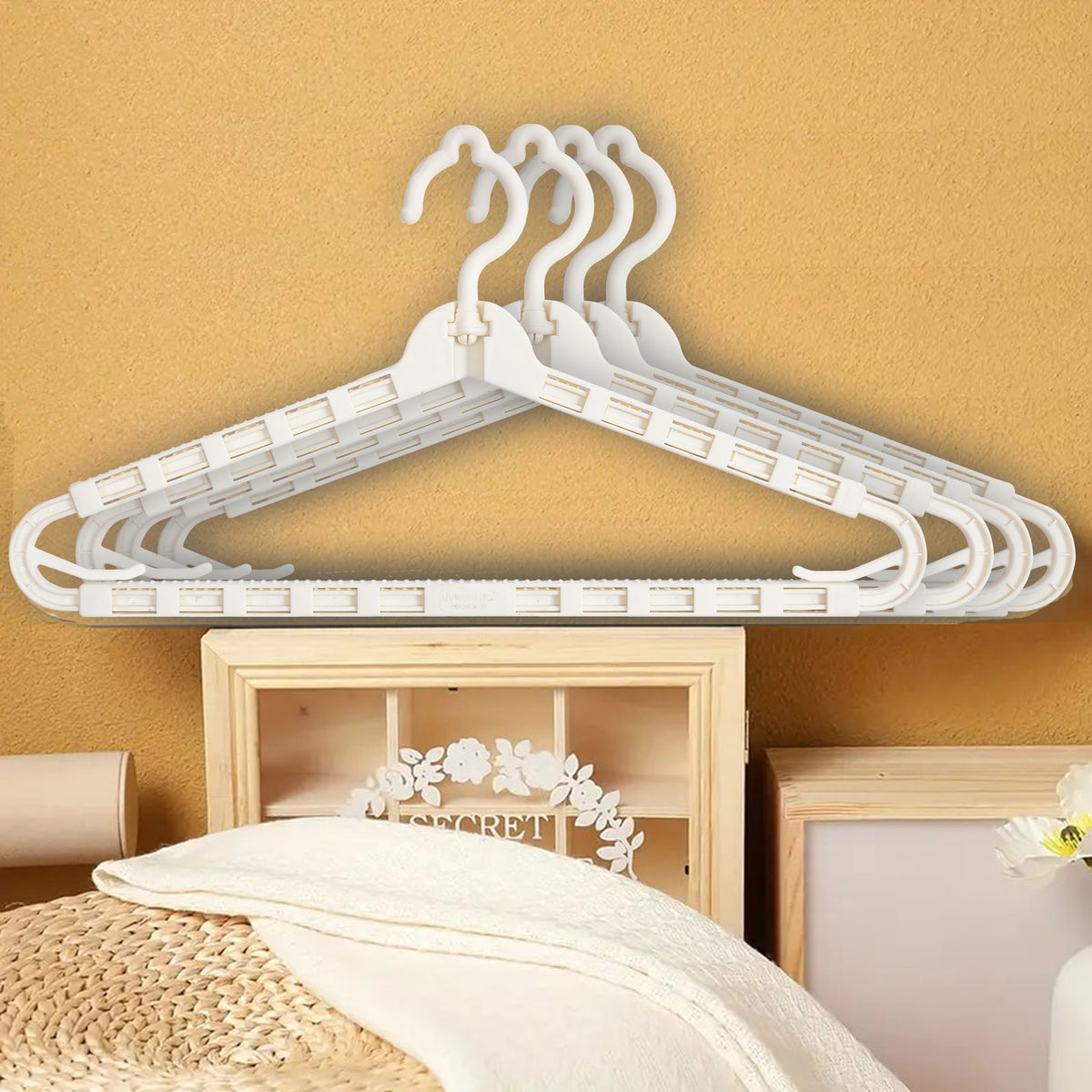 Expandable Hangers for Clothes with 360° Rotating Hook